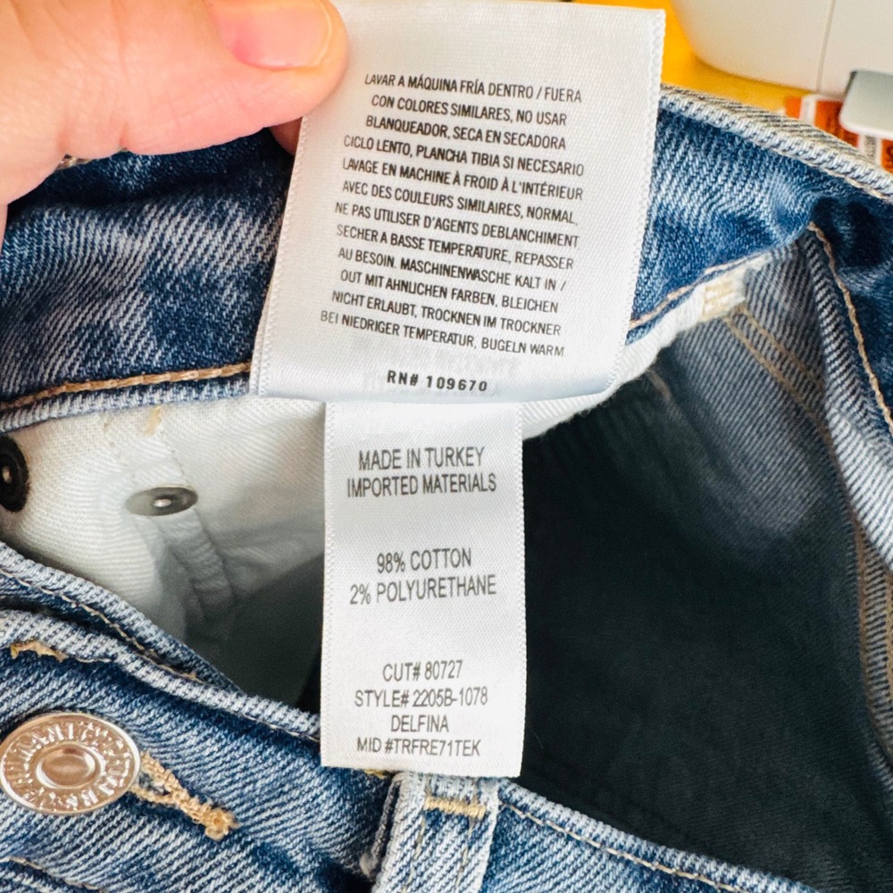 Citizens Of Humanity Straight Leg Jeans in Medium Blue Wash - Delfina Straight - Picture 11 of 13